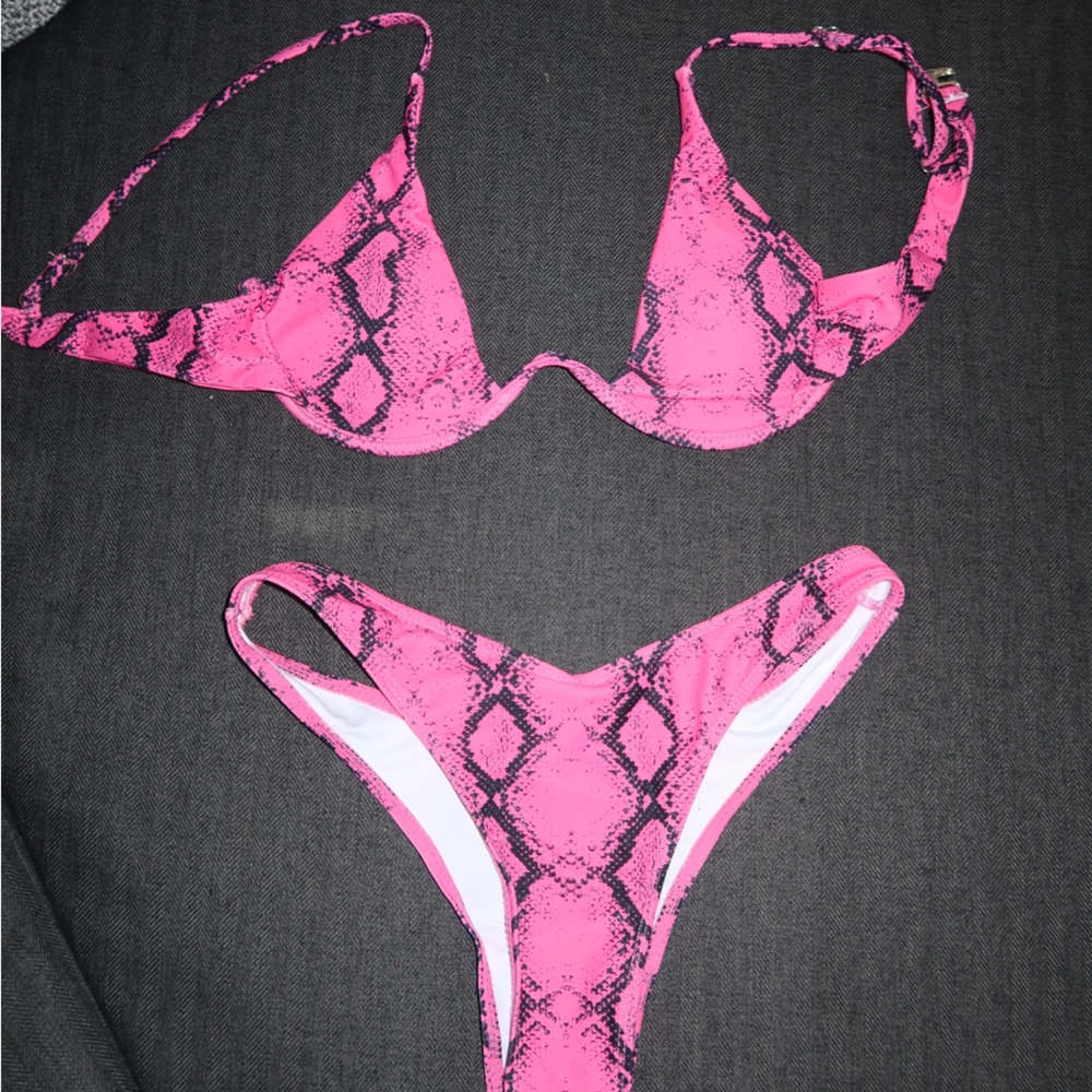 Neon pink snakeskin bikini NWOT